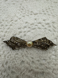 Vintage Bow Knot Pearl Brooch