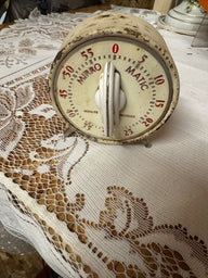 Rusty Mirro Matic Kitchen Timer