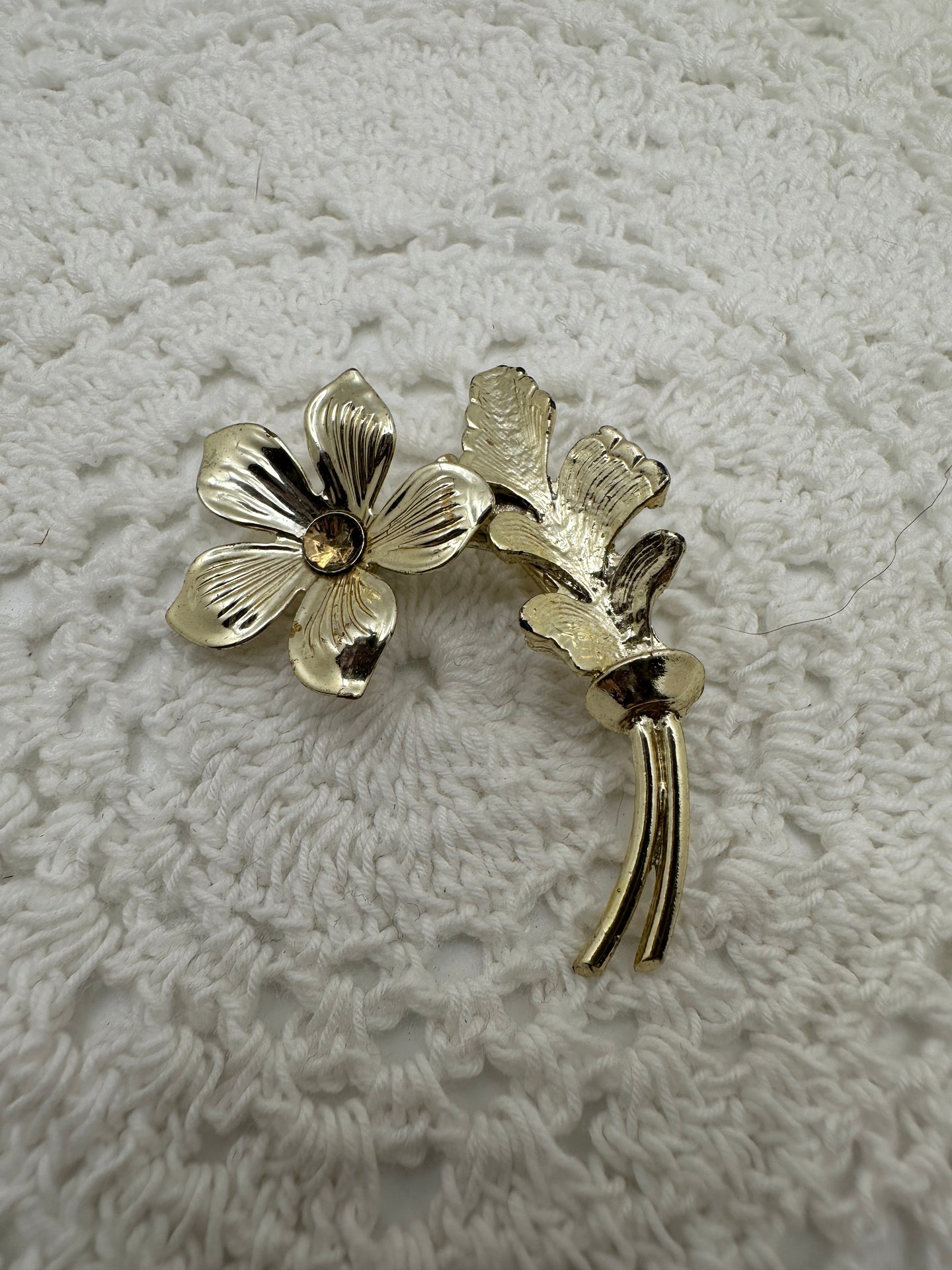 Vintage Gold-Filled Flower Art Brooch