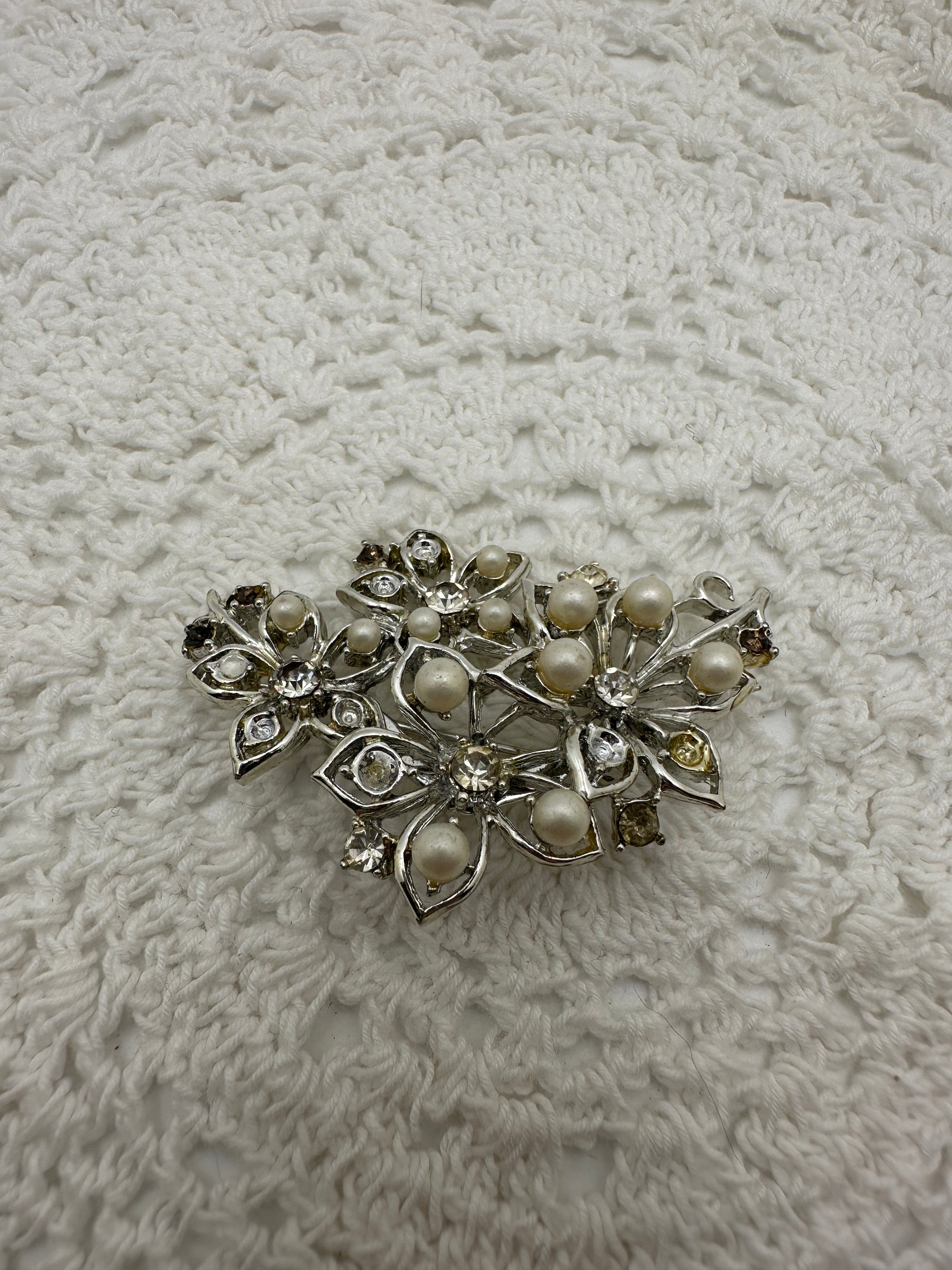 Vintage Pearl and Rhinestone Flower Brooch