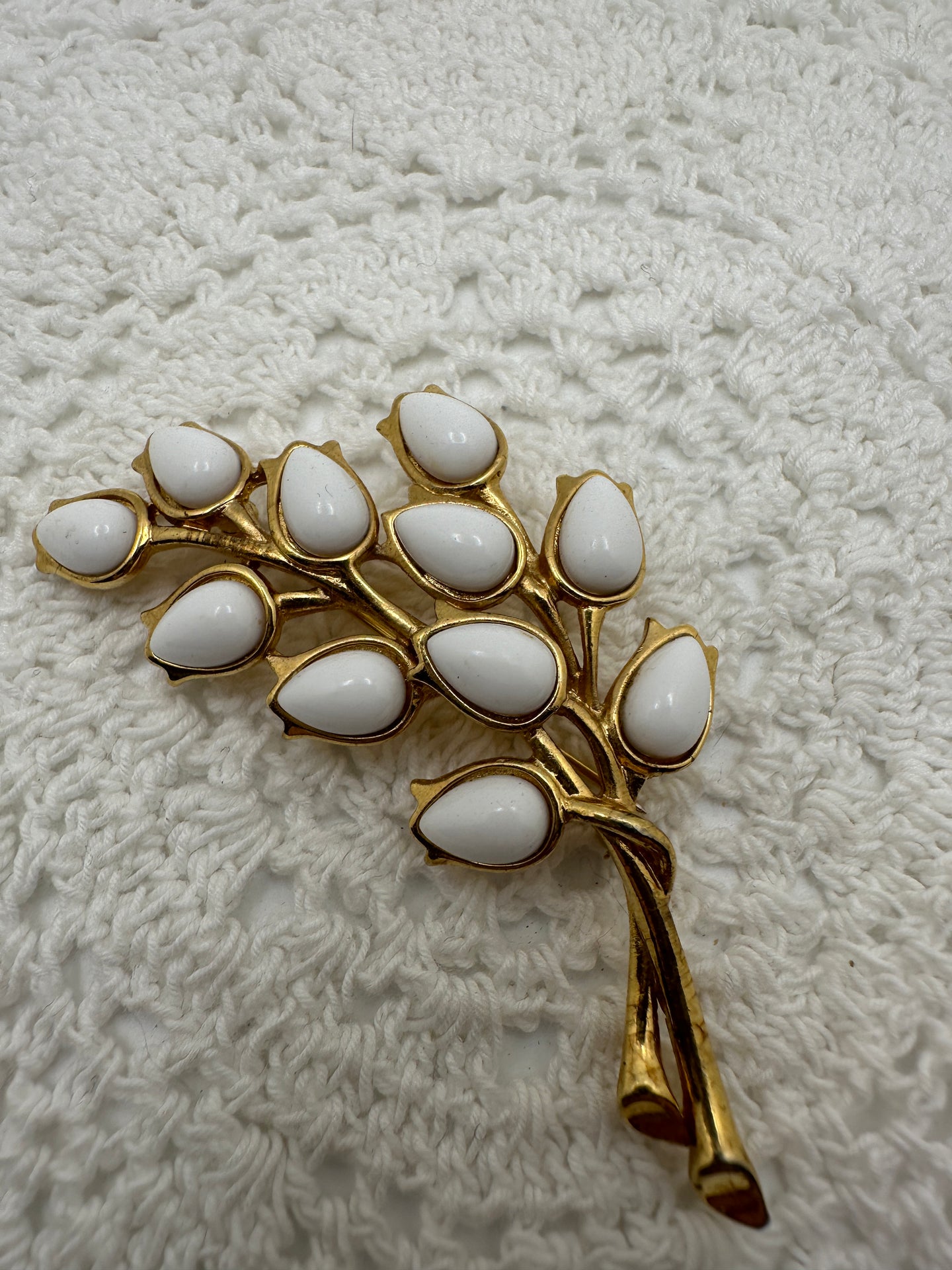 Vintage Trifari Gold Tone Tulip Brooch