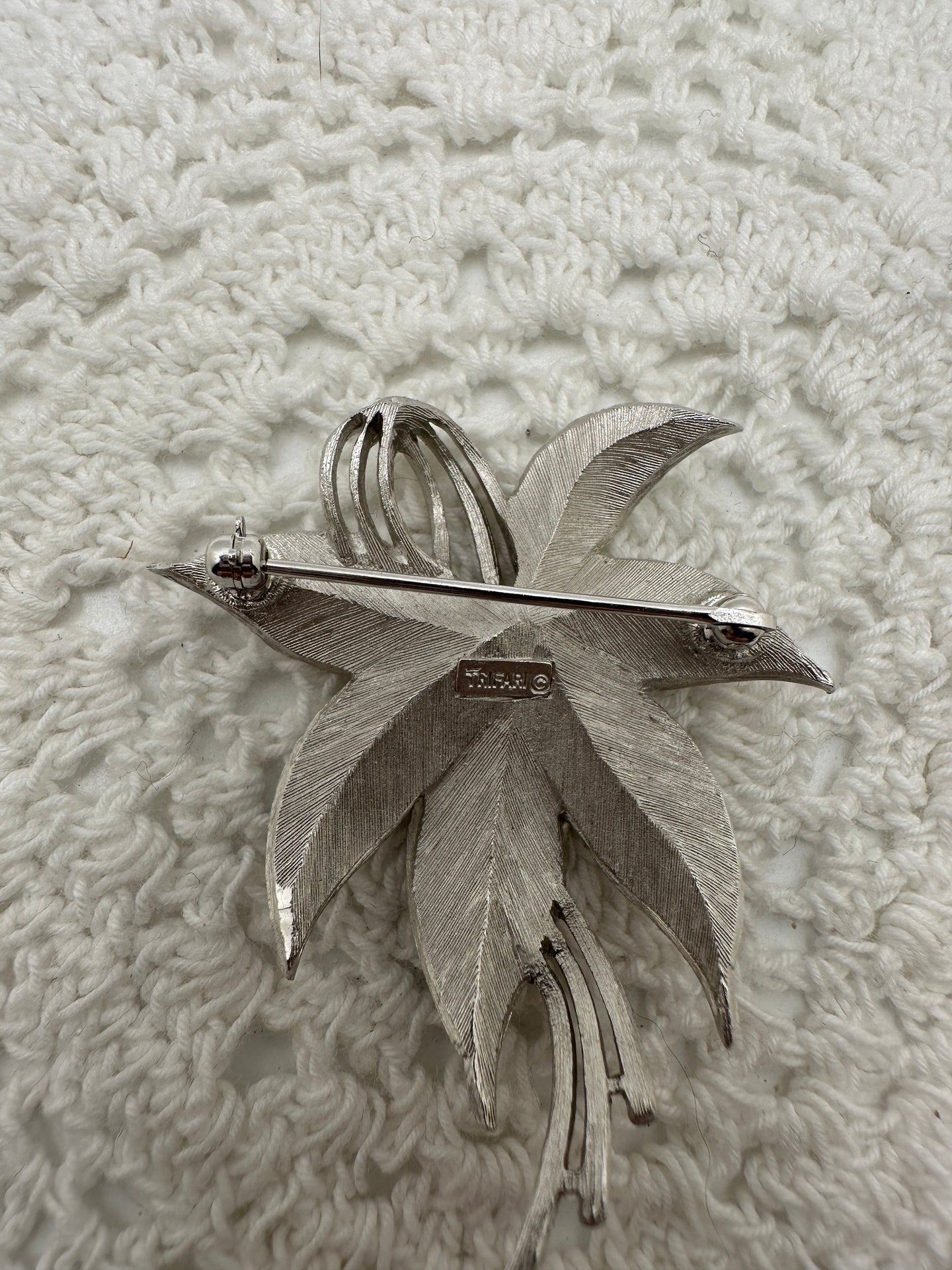 Vintage Trifari Leaf Brooch Pin