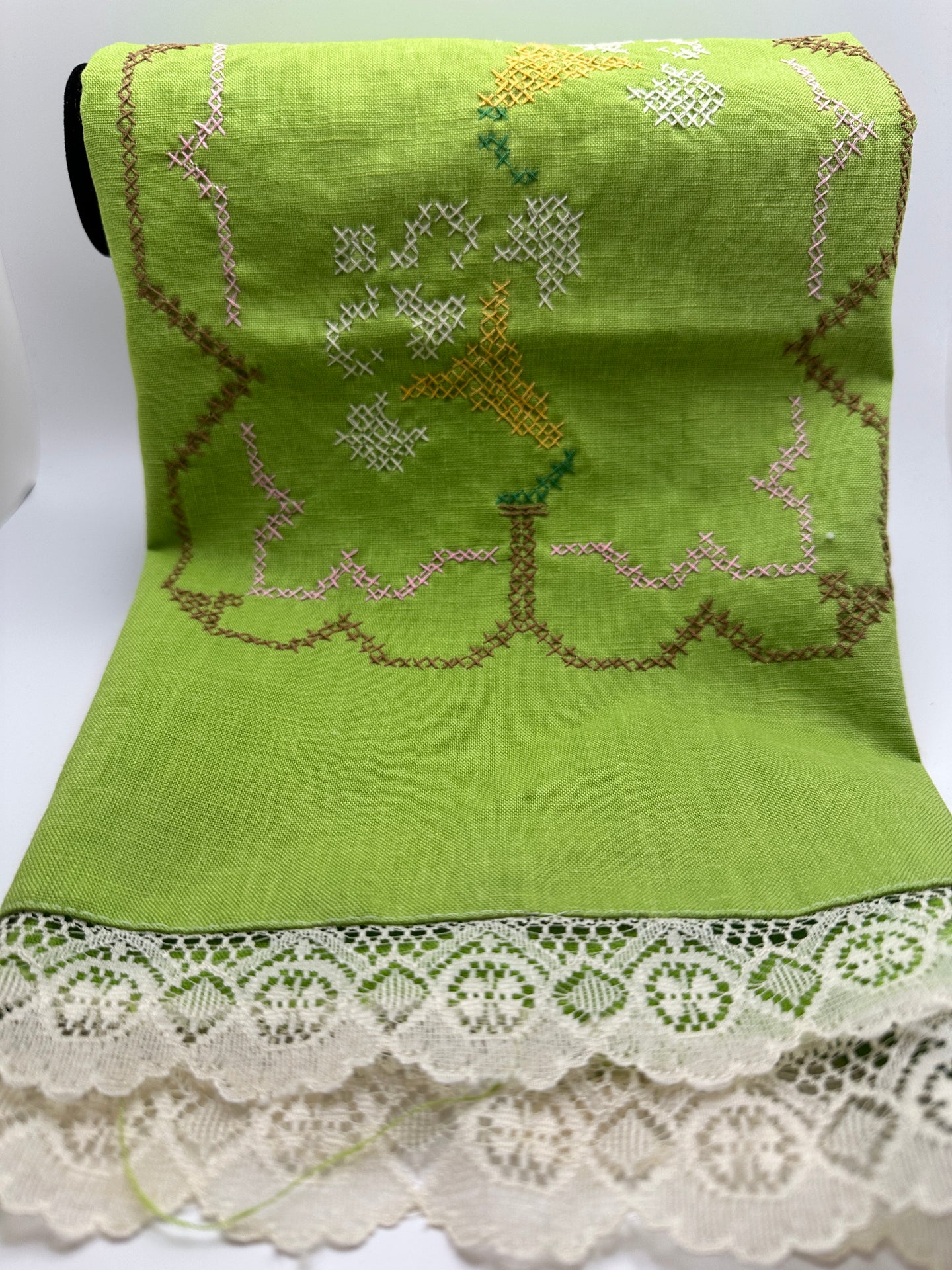 Vintage Green Tea Table Runner